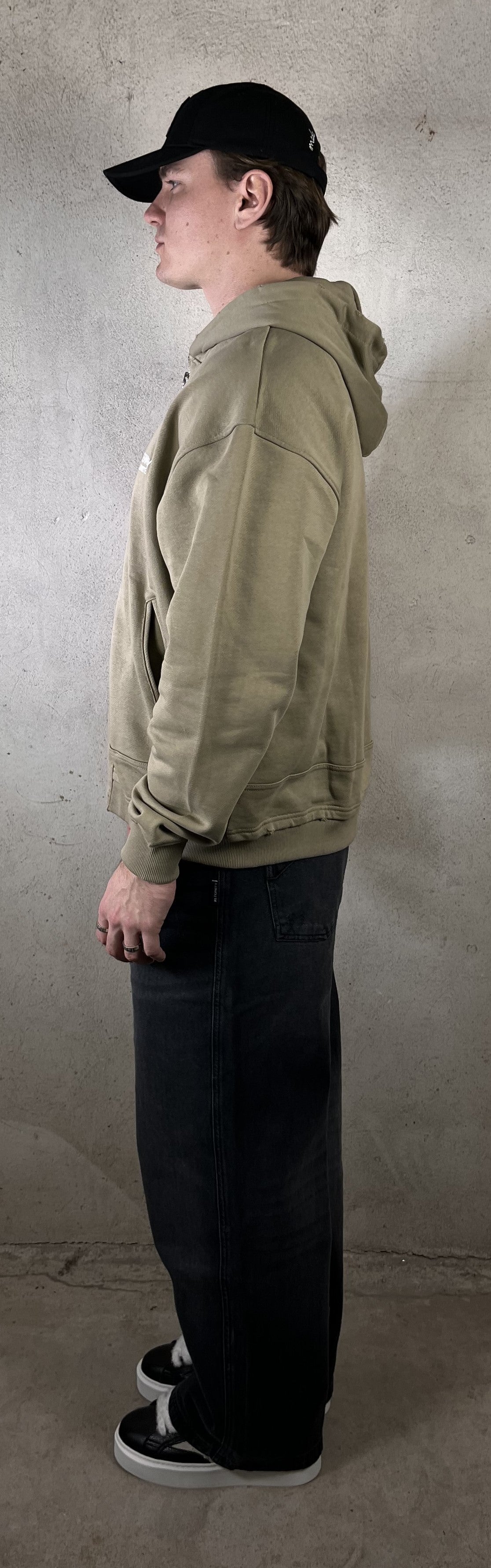 RIBBED ZIP-HOODIE