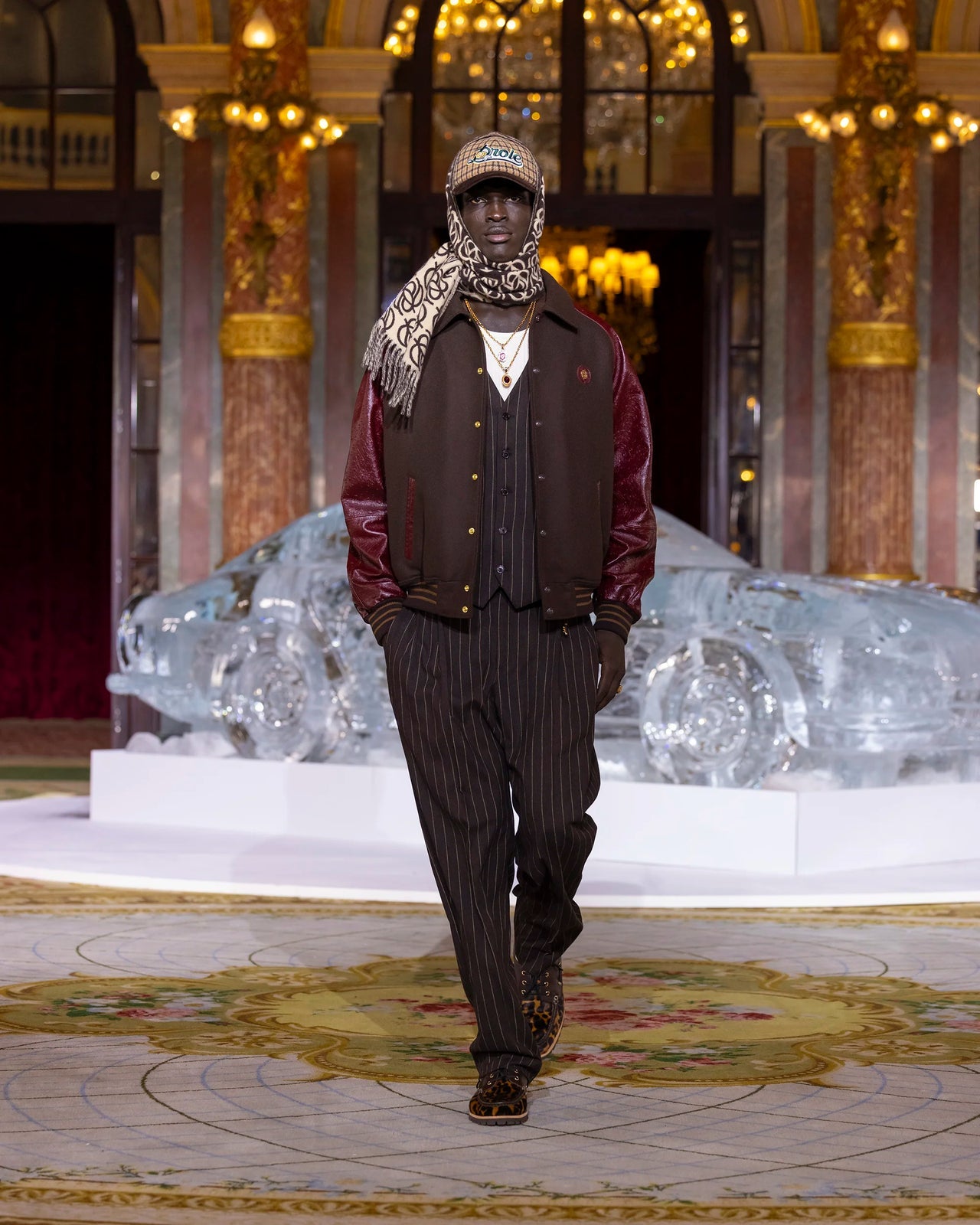 Le Pantalon Pinstripes