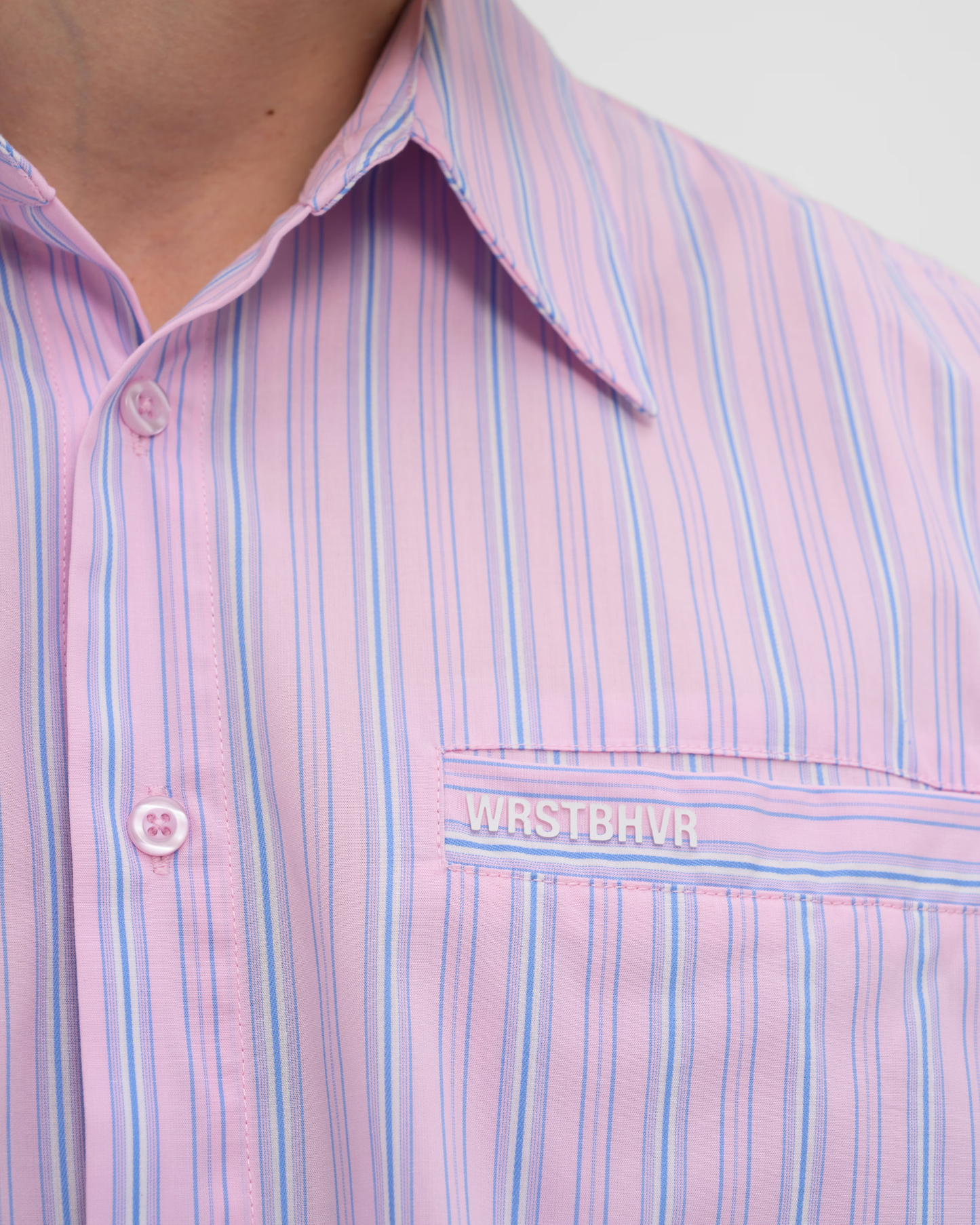 WRSTBHVR Tavi Shirt – Detailansicht