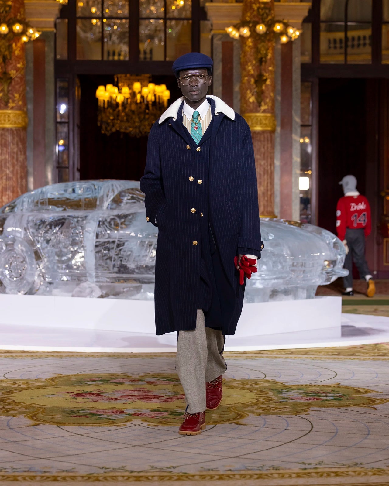 Le Manteau Pinstripes