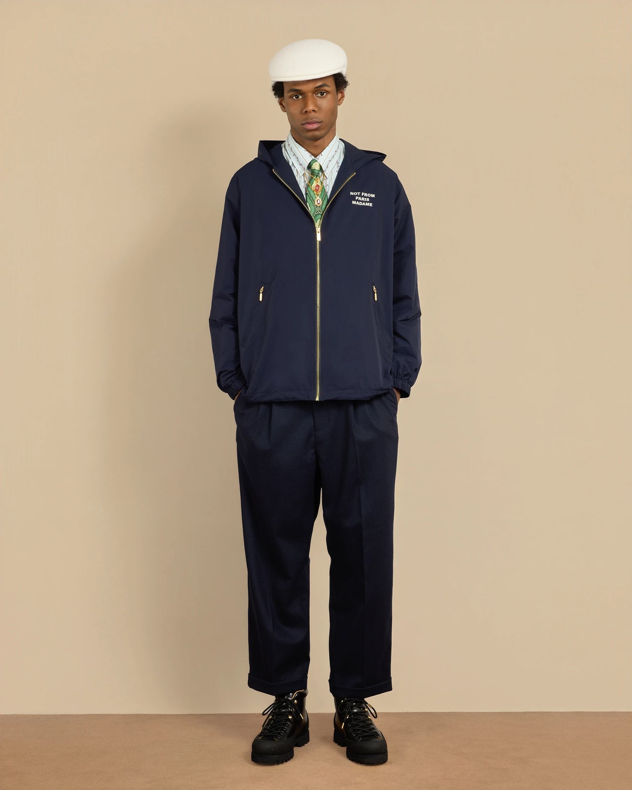 La Veste Capuche Slogan