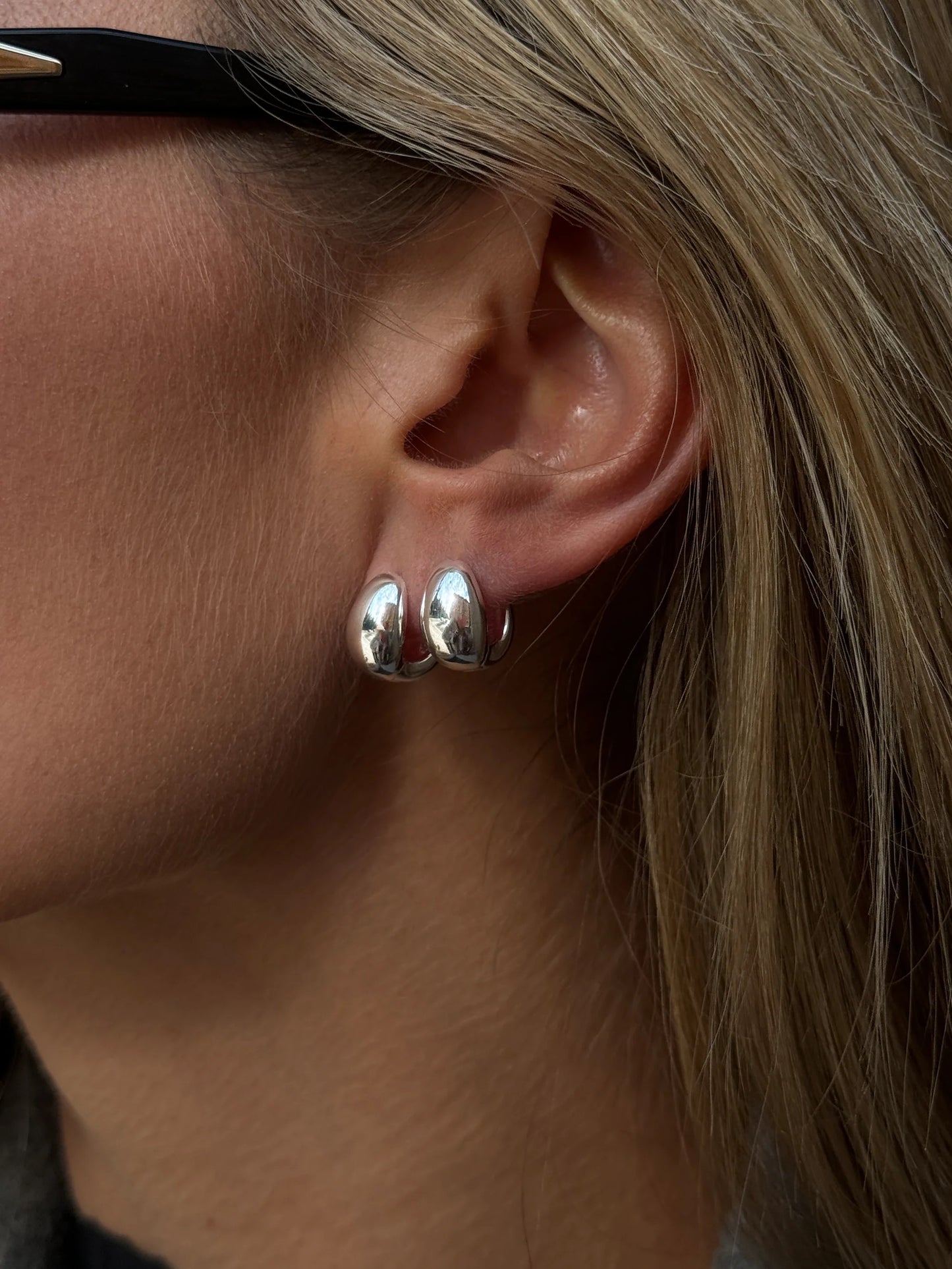 Elysian Huggies Ohrringe Silber