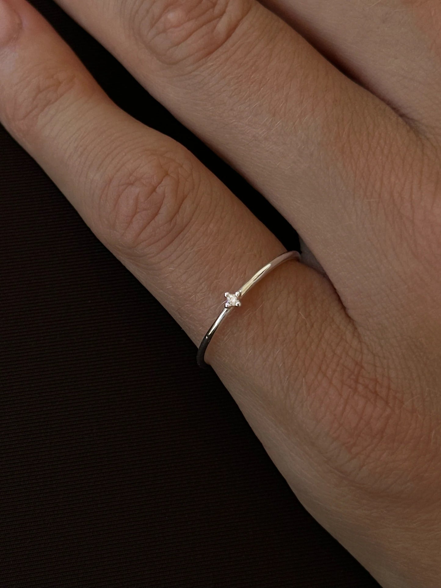 Muli Collection Solo Zirconia Stacker Ring Silber – Seitenansicht