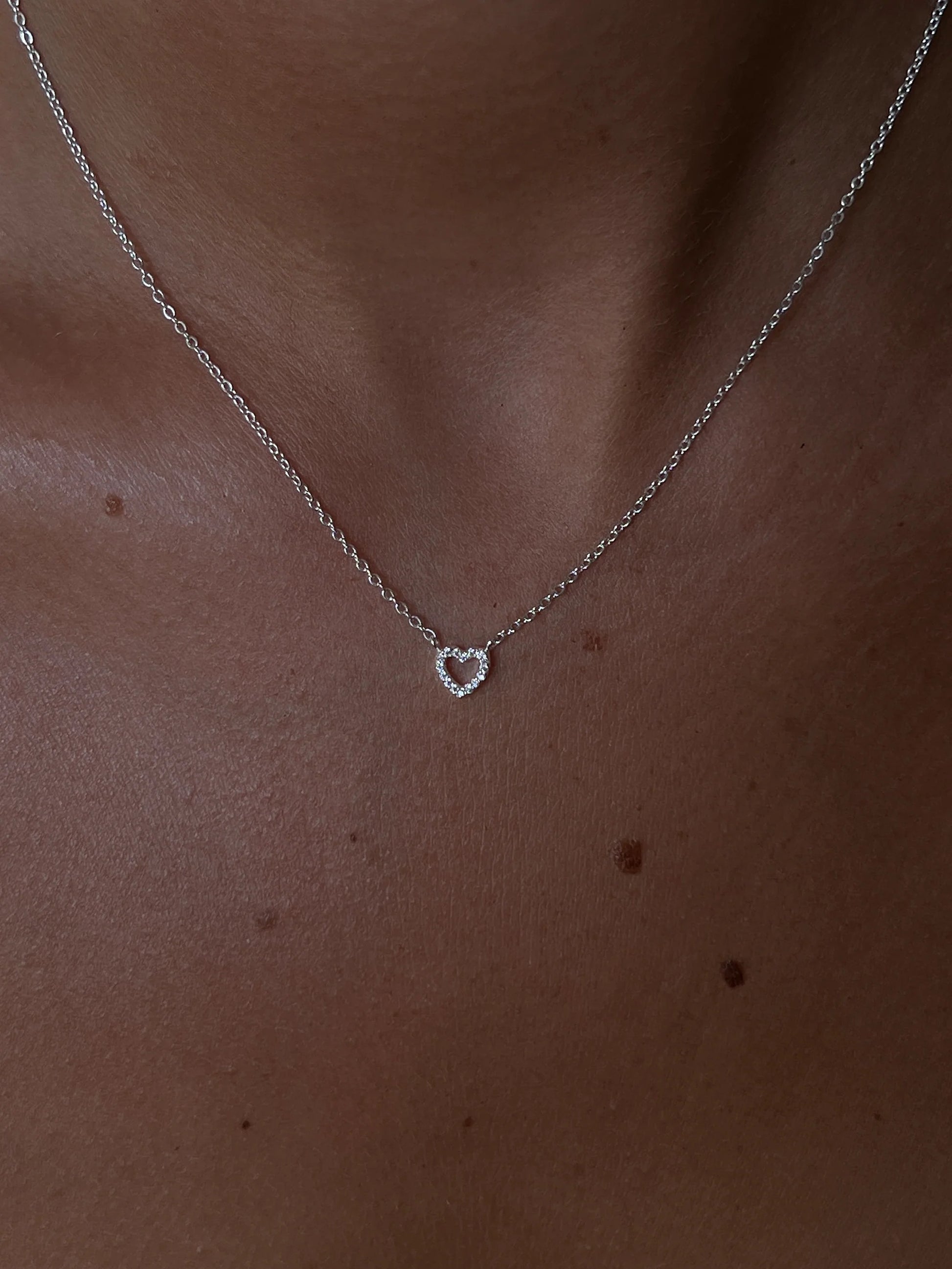 Muli Collection Zirconia Heart Necklace Silber – Seitenansicht