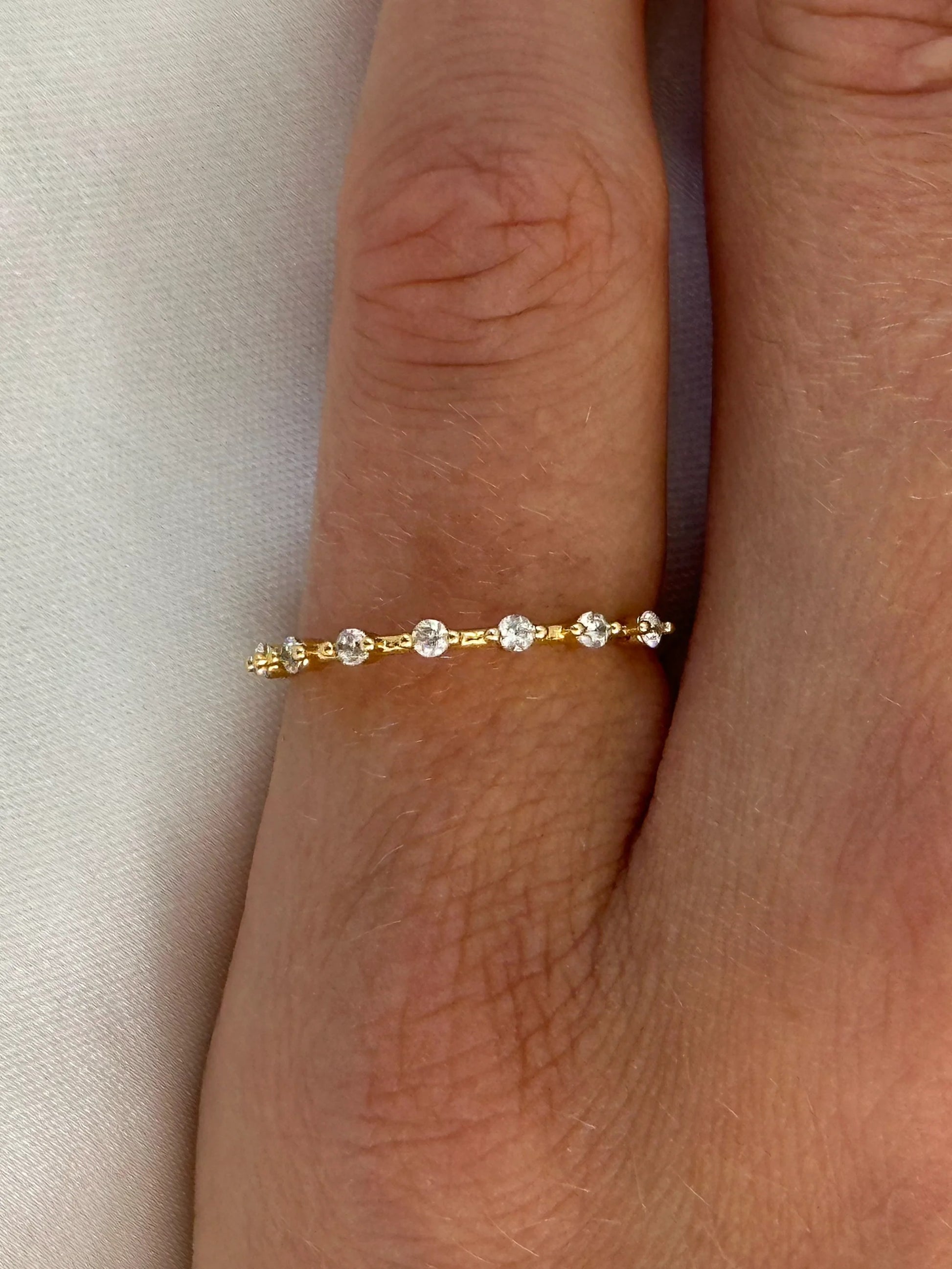Muli Collection Beaded Zirconia Stacker Ring Gold – Seitenansicht