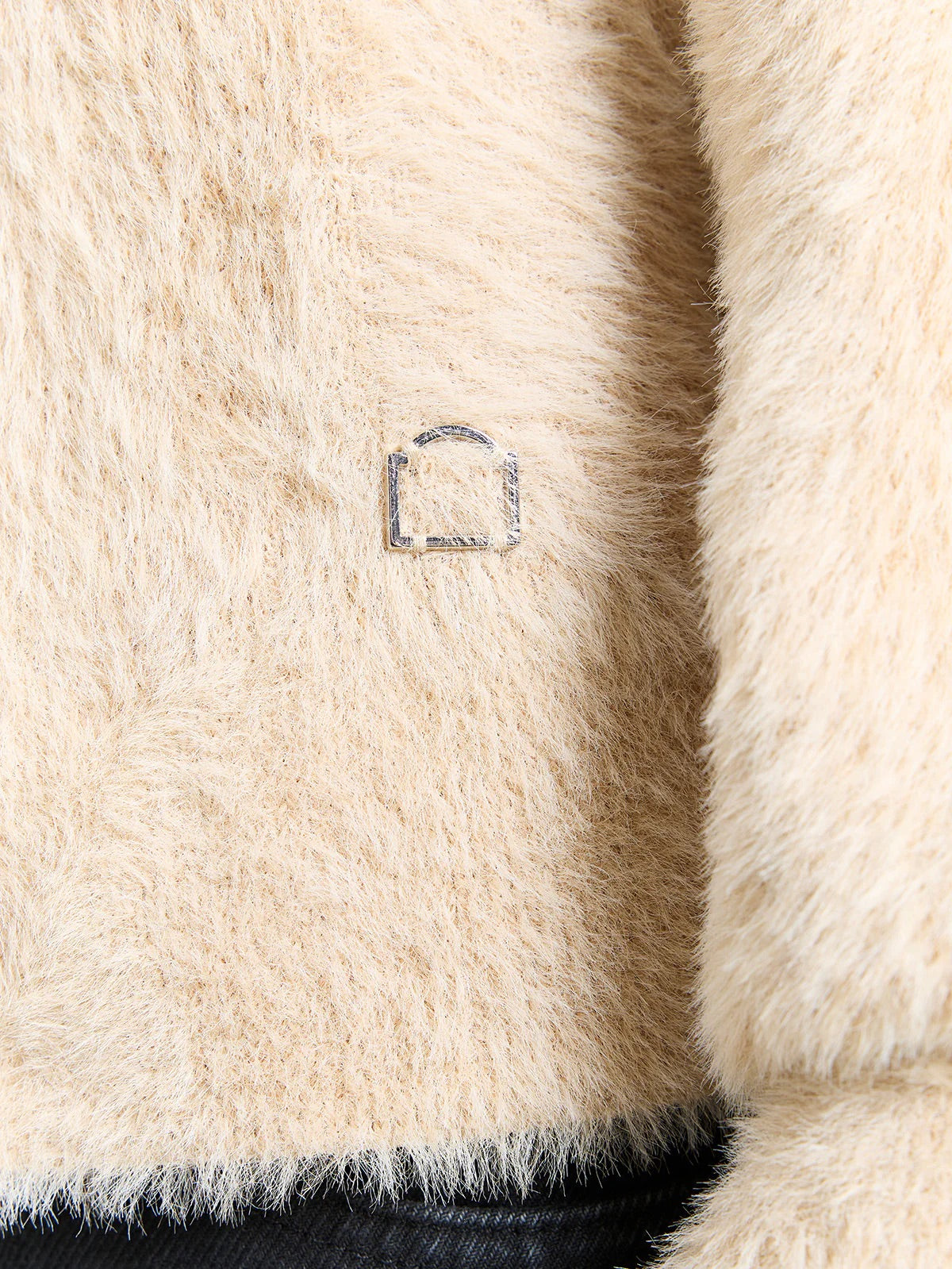 Reternity Clair Furry Knit Polo – Outfit-Look